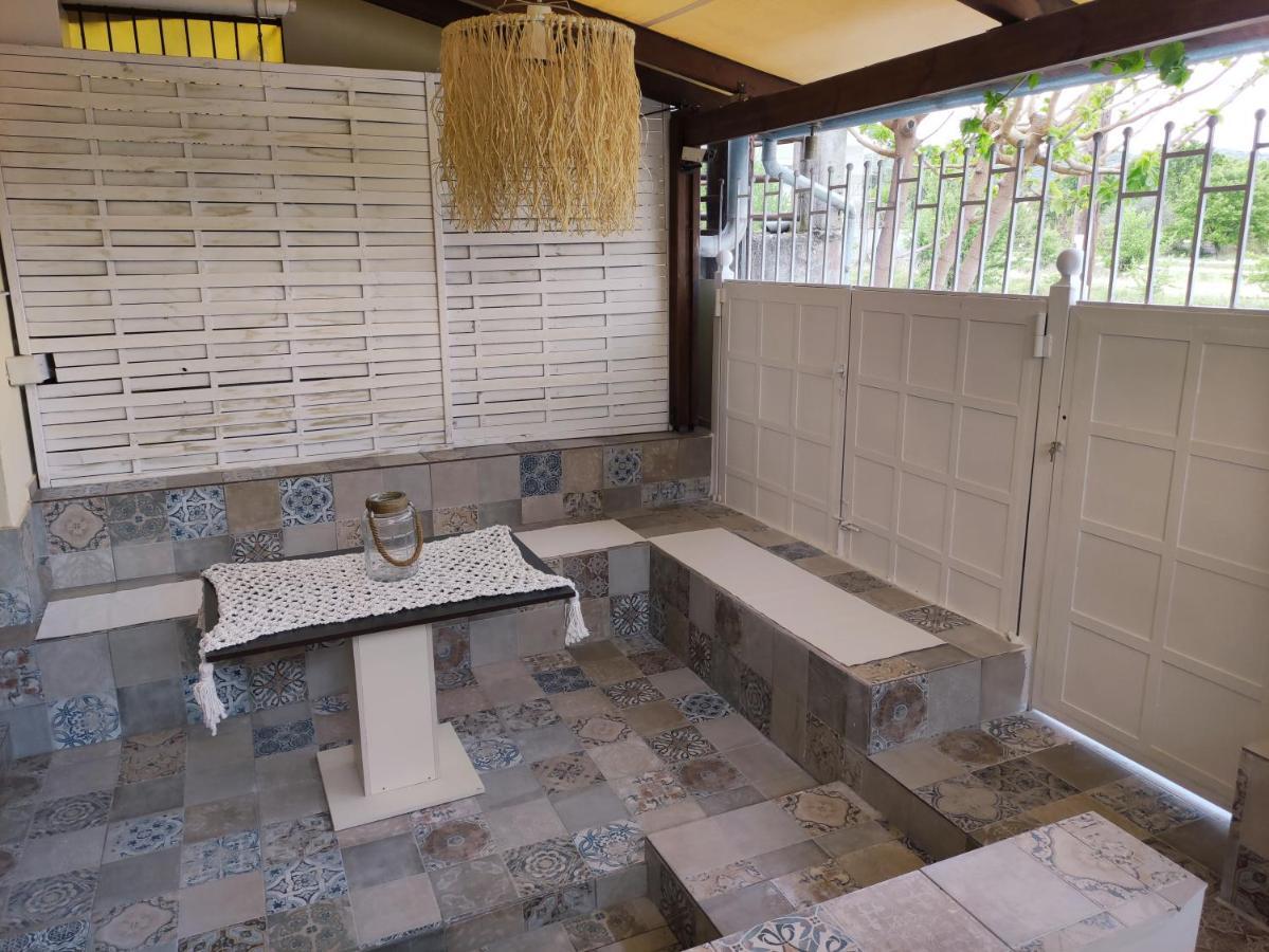Superior Chic Family Apartment Kalambaka Exterior photo